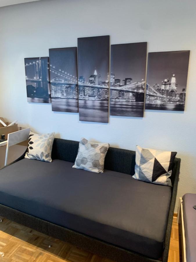 Mainpark Apartment 4 Schlafzimmer Bis Zu 10 Personen Direkt Ueber Aschaffapartment Bei Aschaffenburg Mainaschaff Bagian luar foto