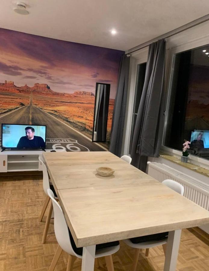 Mainpark Apartment 4 Schlafzimmer Bis Zu 10 Personen Direkt Ueber Aschaffapartment Bei Aschaffenburg Mainaschaff Bagian luar foto