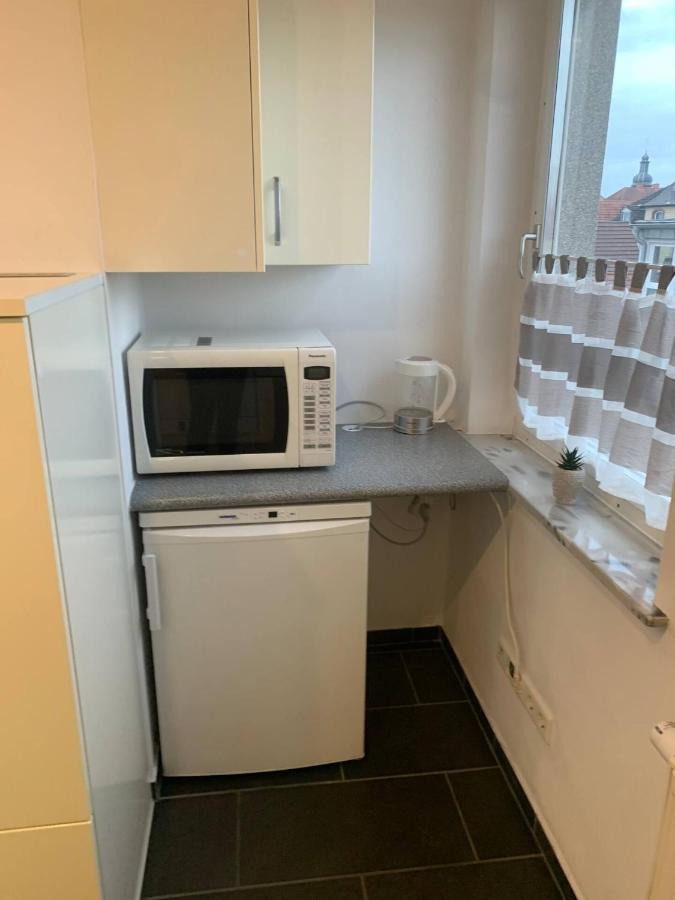 Mainpark Apartment 4 Schlafzimmer Bis Zu 10 Personen Direkt Ueber Aschaffapartment Bei Aschaffenburg Mainaschaff Bagian luar foto