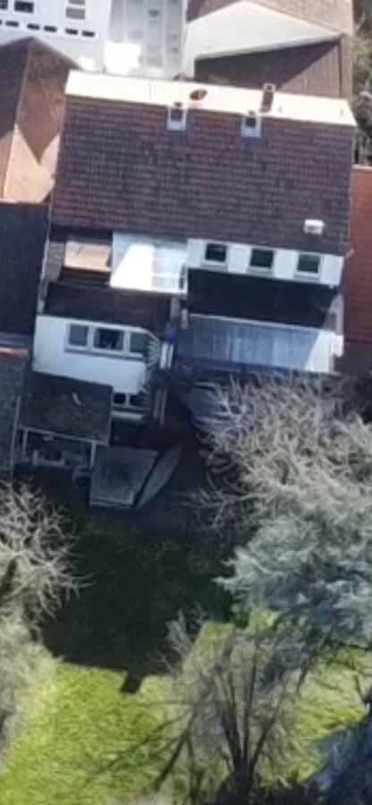 Mainpark Apartment 4 Schlafzimmer Bis Zu 10 Personen Direkt Ueber Aschaffapartment Bei Aschaffenburg Mainaschaff Bagian luar foto