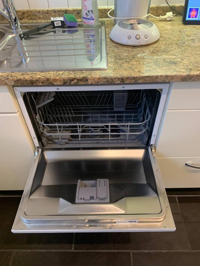 Mainpark Apartment 4 Schlafzimmer Bis Zu 10 Personen Direkt Ueber Aschaffapartment Bei Aschaffenburg Mainaschaff Bagian luar foto