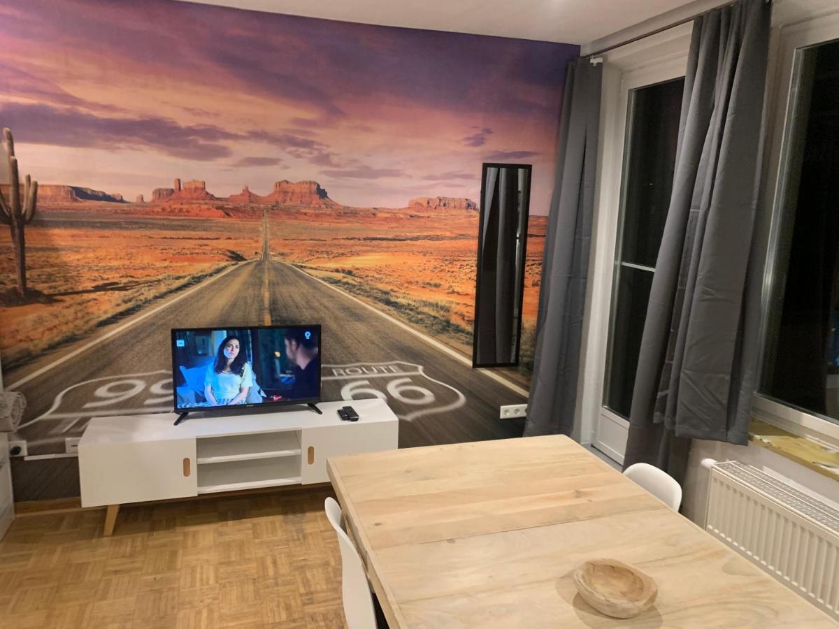 Mainpark Apartment 4 Schlafzimmer Bis Zu 10 Personen Direkt Ueber Aschaffapartment Bei Aschaffenburg Mainaschaff Bagian luar foto