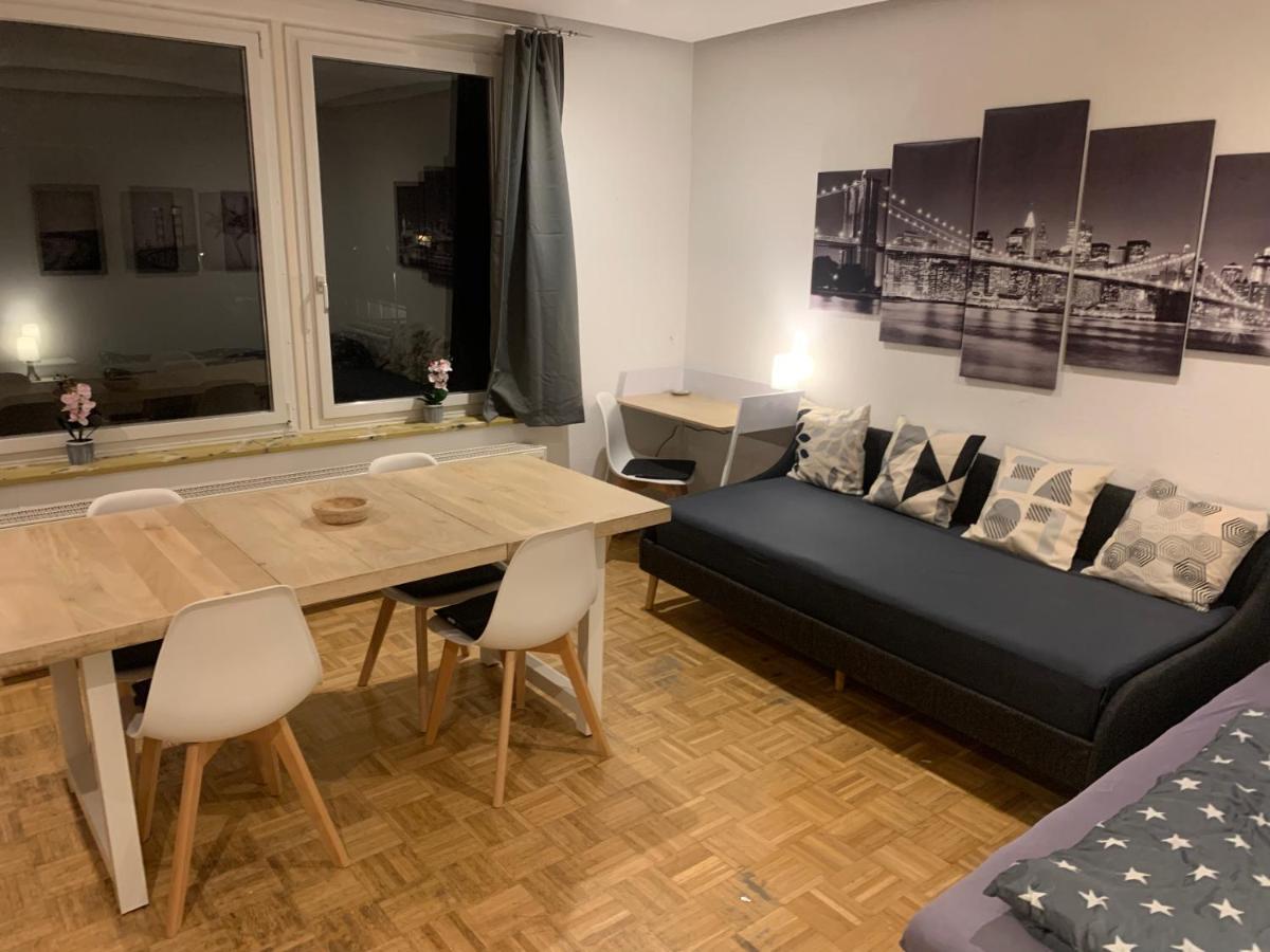 Mainpark Apartment 4 Schlafzimmer Bis Zu 10 Personen Direkt Ueber Aschaffapartment Bei Aschaffenburg Mainaschaff Bagian luar foto