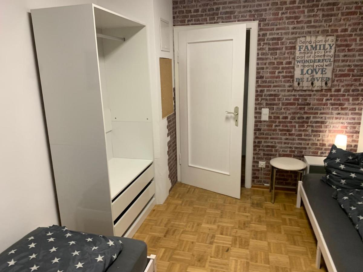 Mainpark Apartment 4 Schlafzimmer Bis Zu 10 Personen Direkt Ueber Aschaffapartment Bei Aschaffenburg Mainaschaff Bagian luar foto